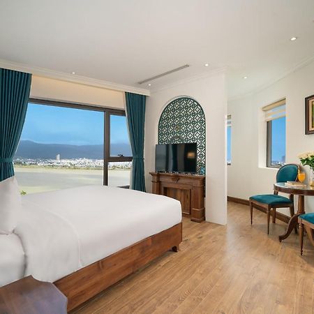 Ds La Belle Vie Hotel & Suite Дананг Екстериор снимка